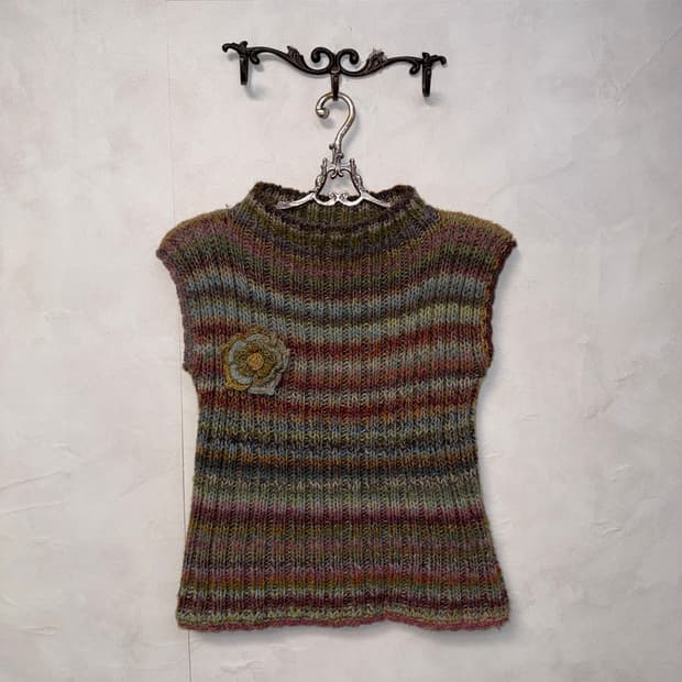 Bohemian color mix flower corsage knit