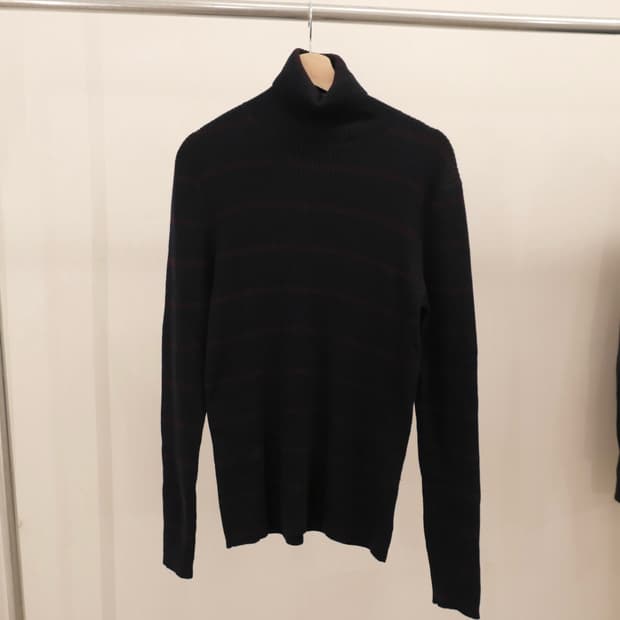 드리스 반 노튼 스트라이프 터틀넥 니트