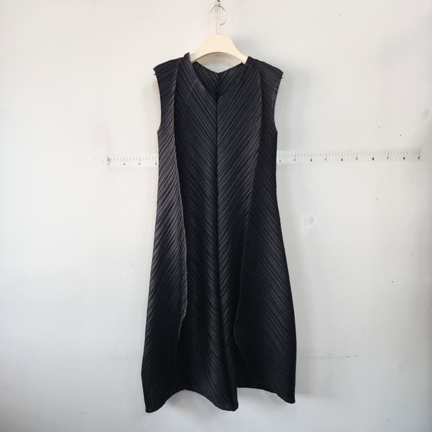 플리츠 블랙 민소매 원피스