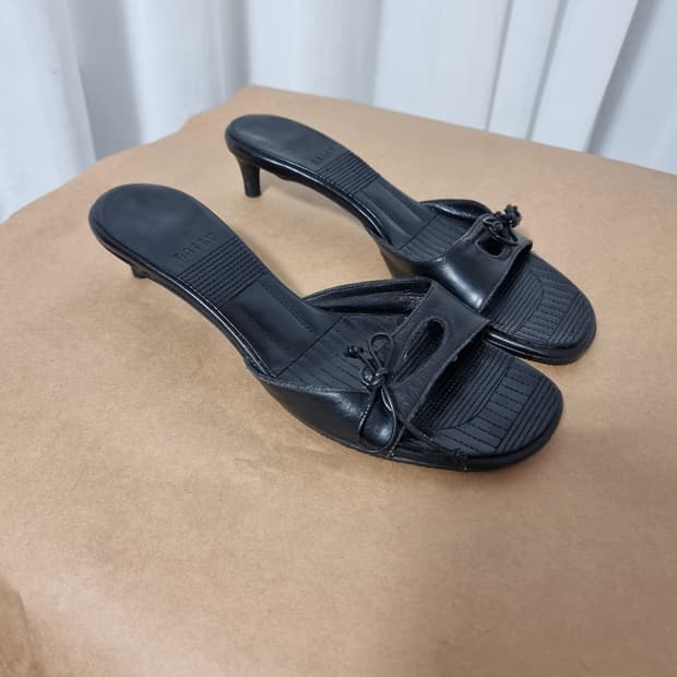 발리 Bally 가죽 샌들 슬리퍼 힐 슈즈 (7.5/245) 상태좋음