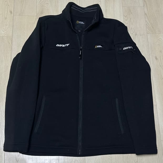 내셔널지오그래픽 블랙 니트집업