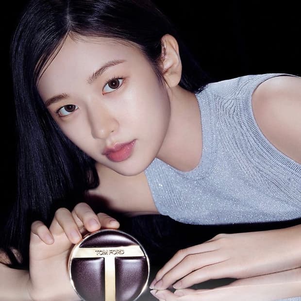 톰포드 아키텍처 래디언스 하이드레이팅 쿠션 파운데이션