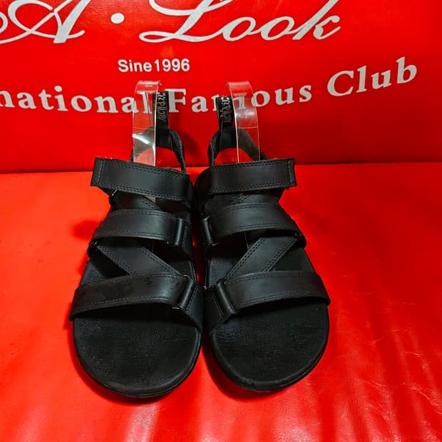 닥터마틴(Dr.Martens) 레드핀 샌들 41size