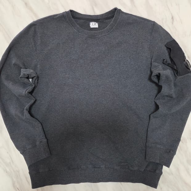 씨피컴퍼니 렌즈 패치 맨투맨