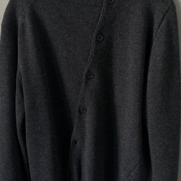 EE 누마레 사선 가디건