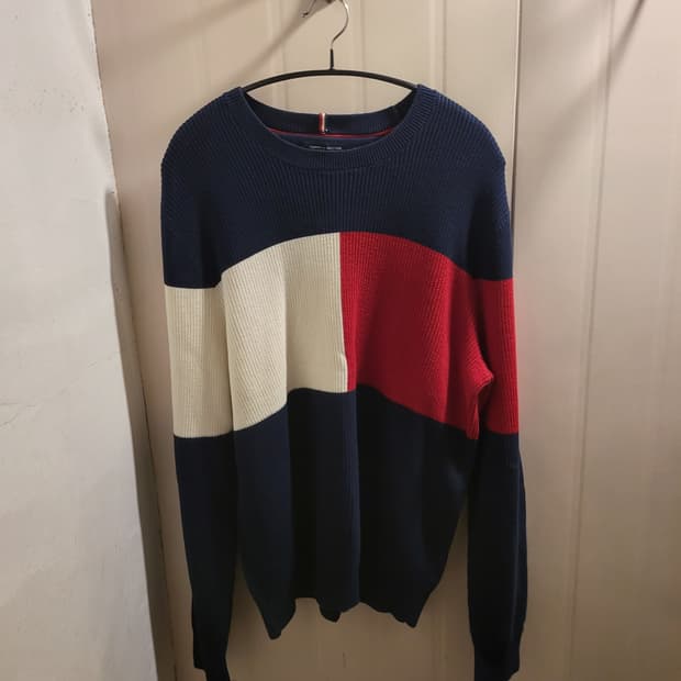 타미힐피거 니트