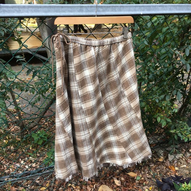 베이지 체크 울 스커트