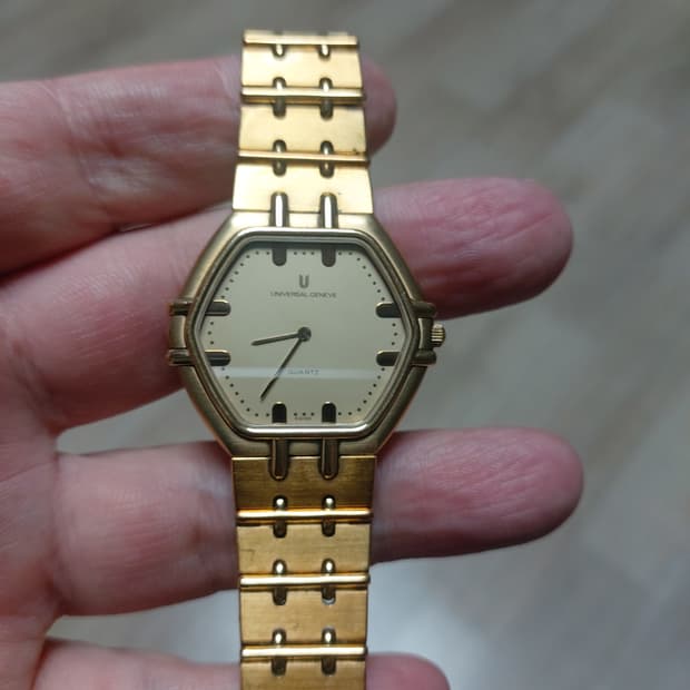 유니버셜제네브 금장 쿼츠 