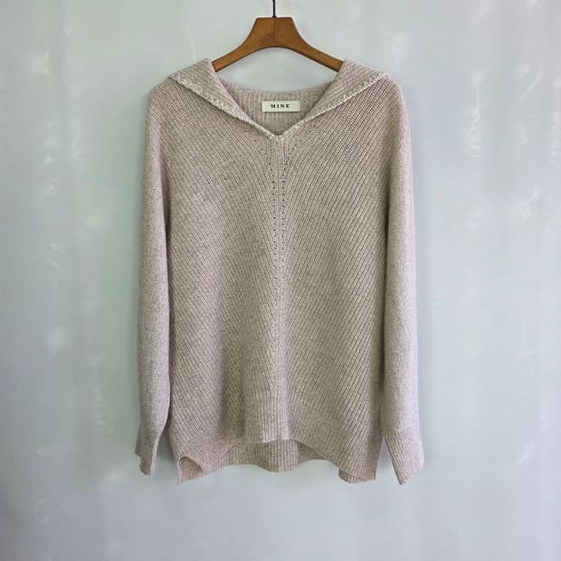 한섬 마인(MINE) 울 캐시미어 세일러 카라 니트, 뒷모습 M 자수