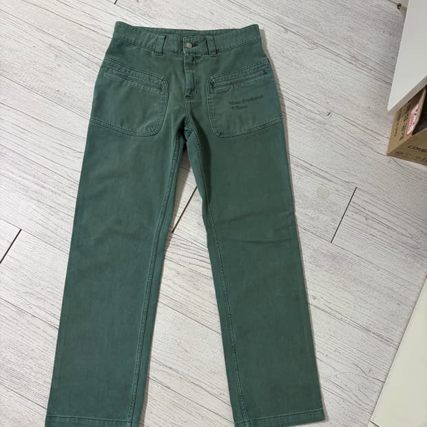 (L)플라스틱프로덕트 SPLIT POCKET PANTS (EMERALD