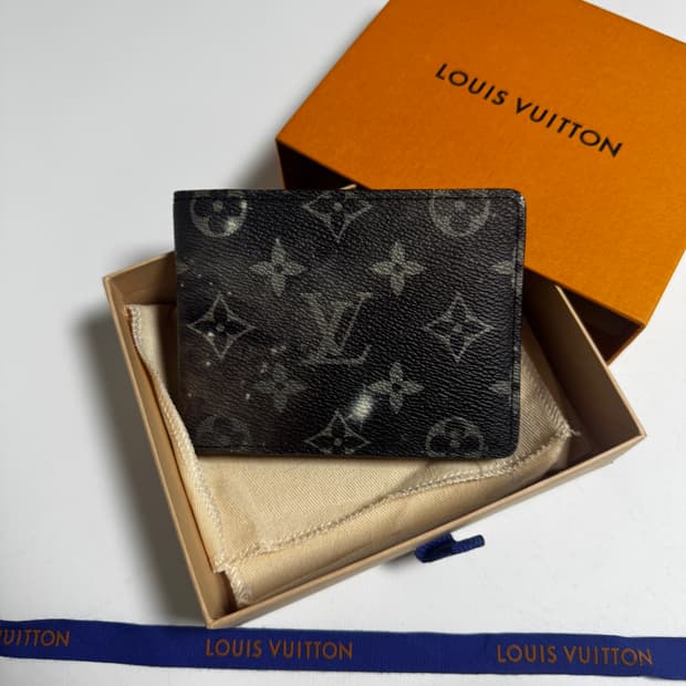 [한정판] 루이비통 모노그램 갤럭시 반지갑