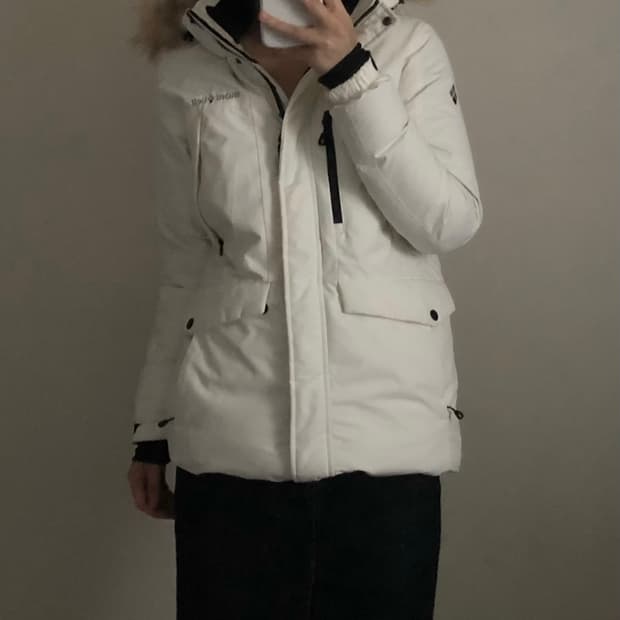 몽벨 구스다운 라쿤 패딩