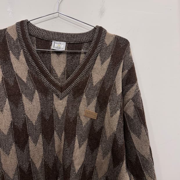 언더우드 빈티지패턴 멀티컬러 브이넥 울 니트