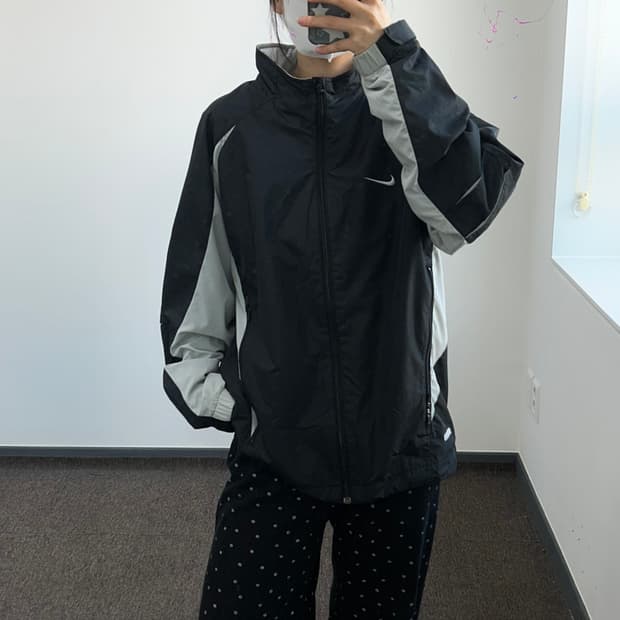 Nike 나이키 그레이 블랙 배색 바람막이