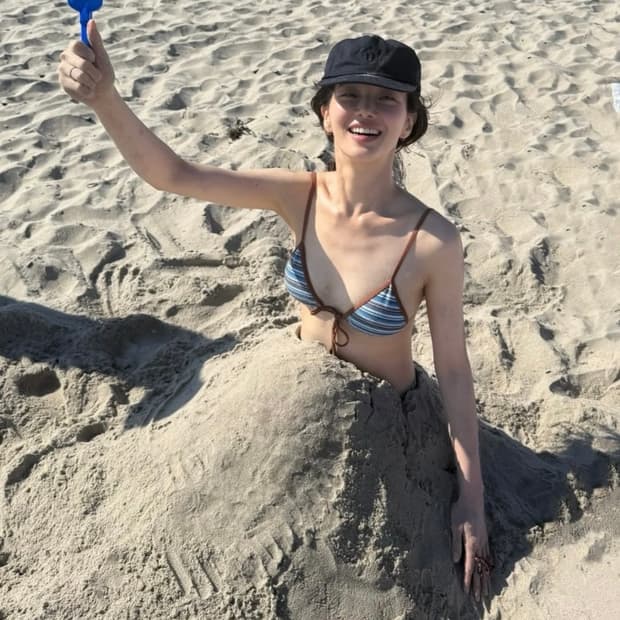 TRIANGLE BIKINI TOP (BLUEBERRY MUFFIN)