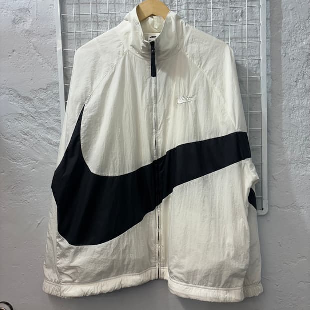 나이키 빅 스우시 흰 검 바람막이 자켓 2XL