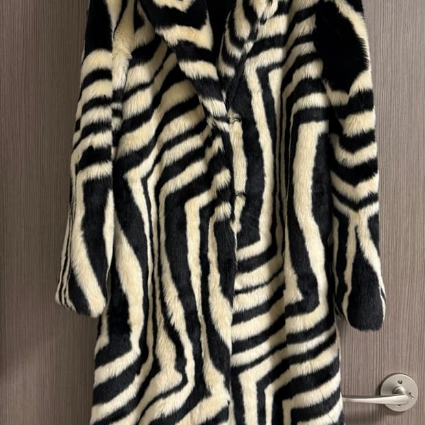 Ivyrevel/스웨덴/퍼 코트