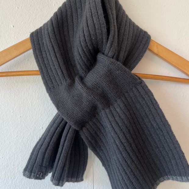 아떼 athe 바네사브루노 차콜그레이 울캐시미어 넥워머 쁘띠머플러