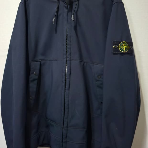 정품 20FW 스톤아일랜드 소프트쉘 와펜 후드 자켓 105 / XL