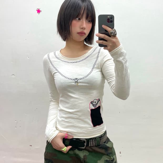 Skull pocket necklace long sleeve 