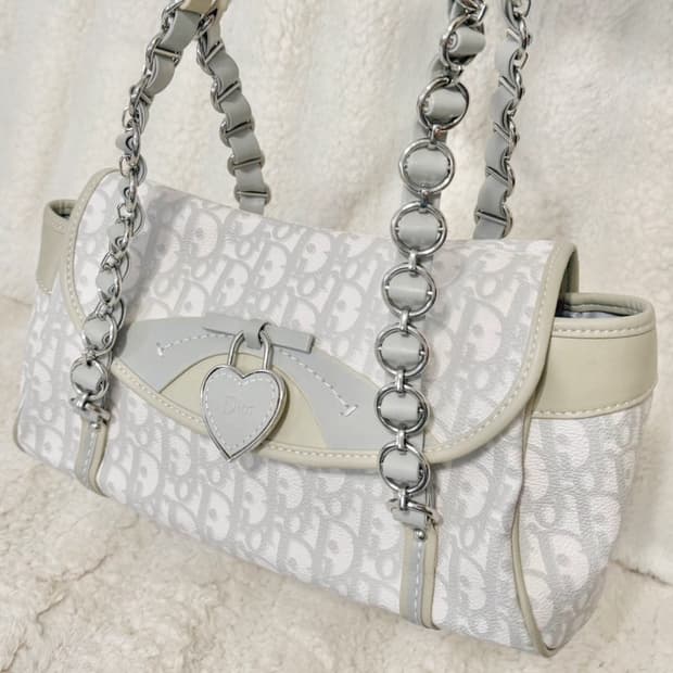 디올 로맨틱 하트백 그레이