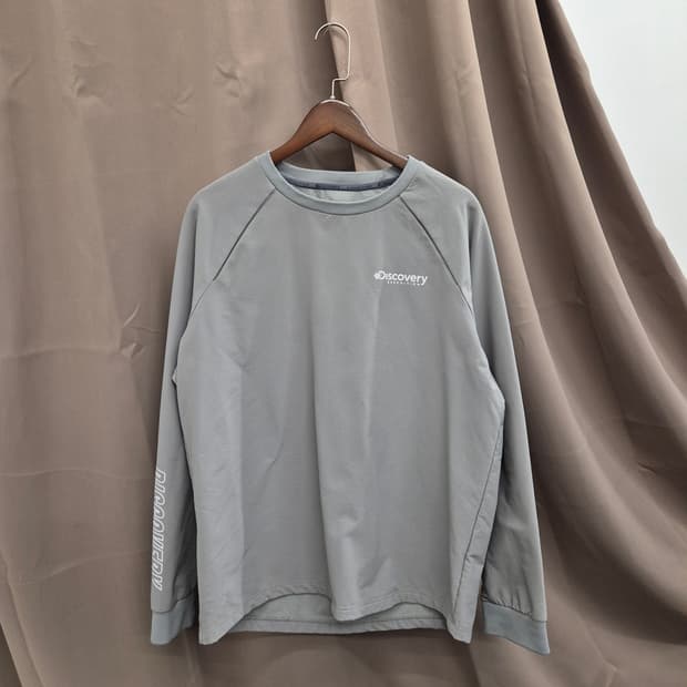디스커버리 우븐 에센셜 트레이닝 맨투맨 티셔츠 105