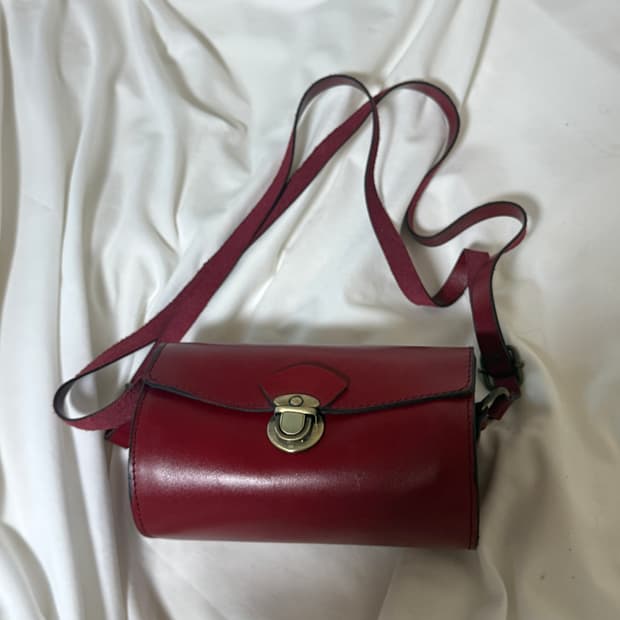 그리스 수제 레드 가죽 미니백