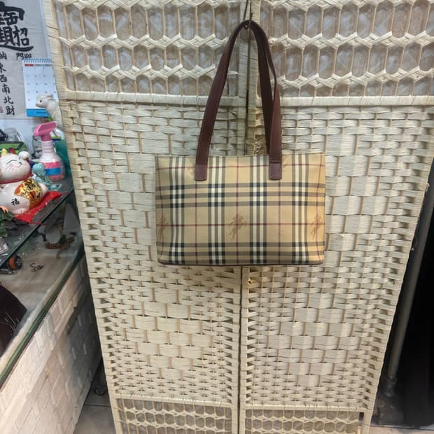 정품 버버리 노바체크 쇼퍼백 팝니다