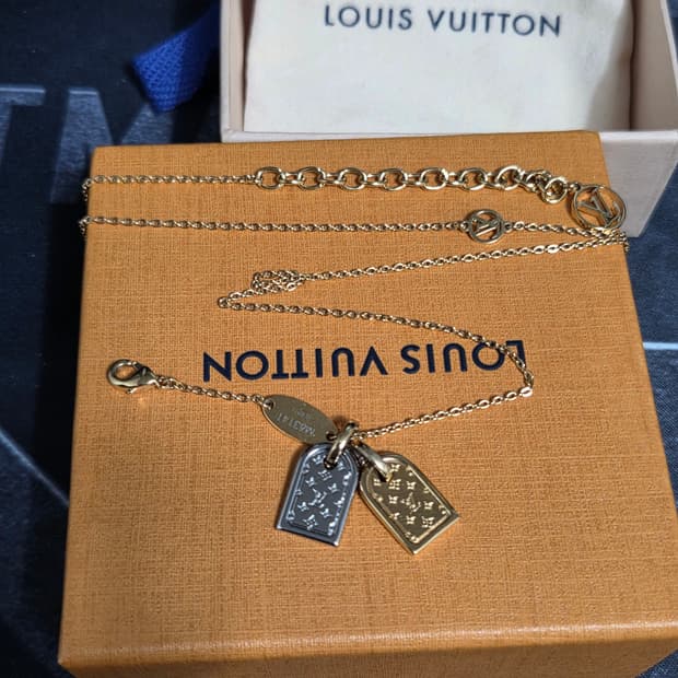 루이비통 나노그램 목걸이