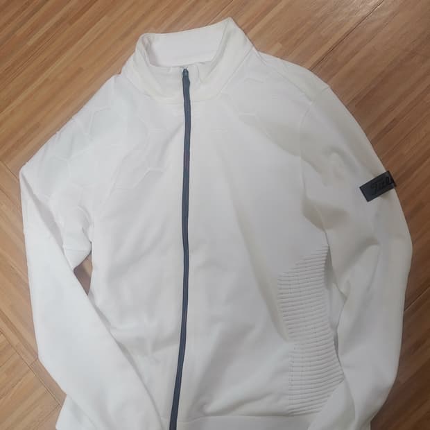 타이틀리스트 투어핏s  집업 100사이즈