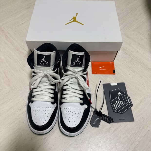 [W245] 조던 1 미드 얼터네이트 스우시