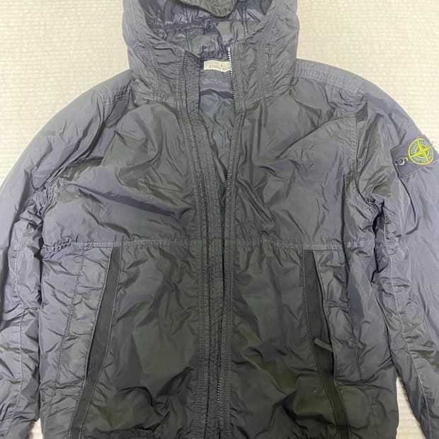 [m] 23fw 스톤아일랜드 크링클랩스 경량패딩 바람막이