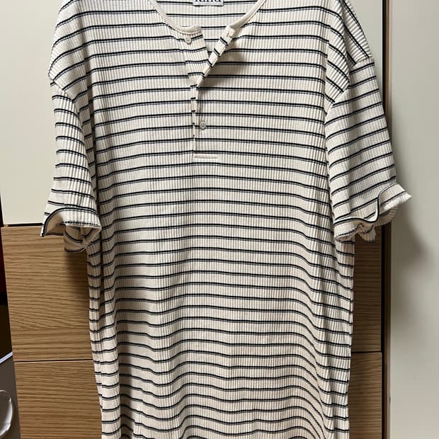 호아이보 스트라이프 헨리넥