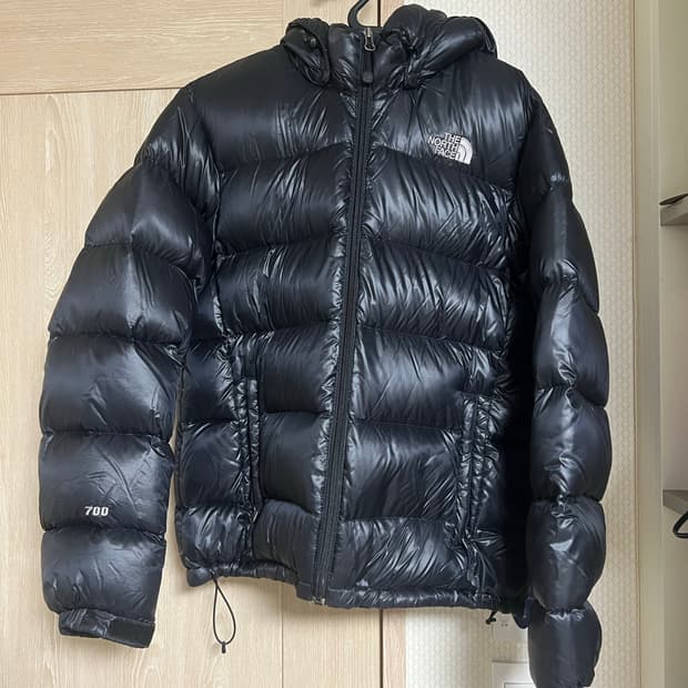 노스페이스 700 여성 유광 패딩 눕시