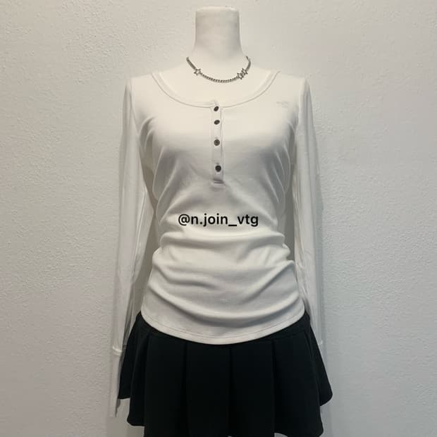 홀리스터 헨리넥 화이트 롱슬리브