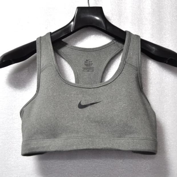 나이키(NIKE)/여성스포츠브라탑(사이즈55)