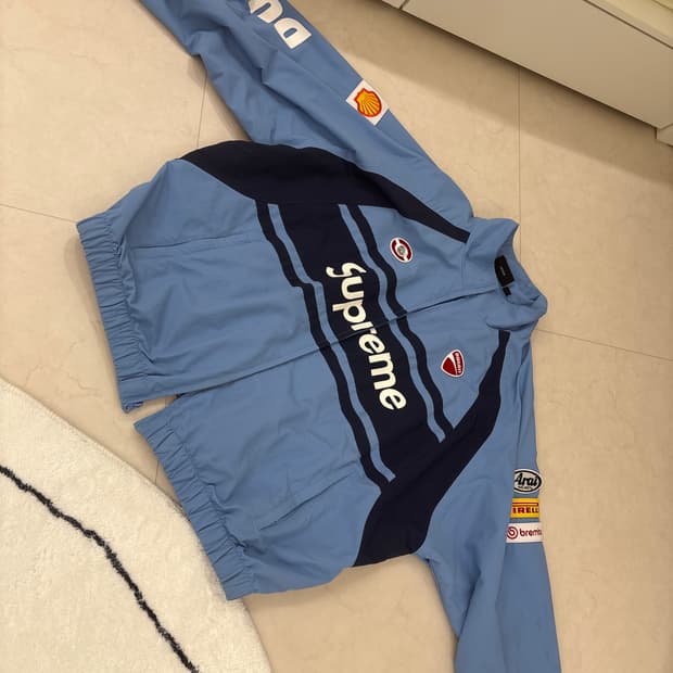 슈프림x두카티 트랙 자켓 판매합니다!