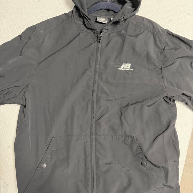 뉴발란스 바람막이