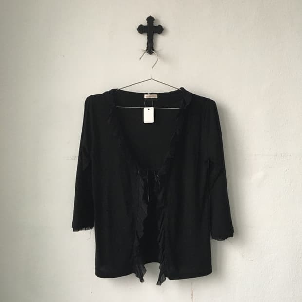 Frill point cardigan