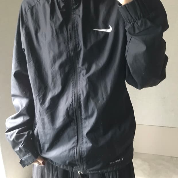 나이키 블랙 바람막이