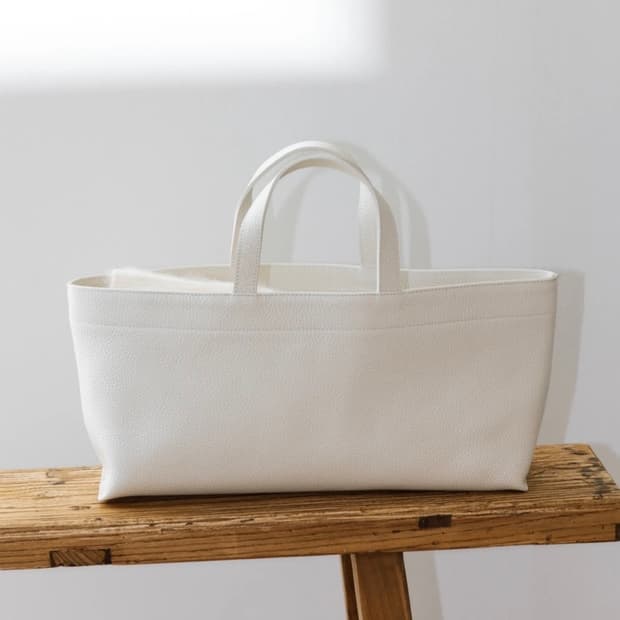 [새상품] 네세서리 와이드백 medium (ivory)