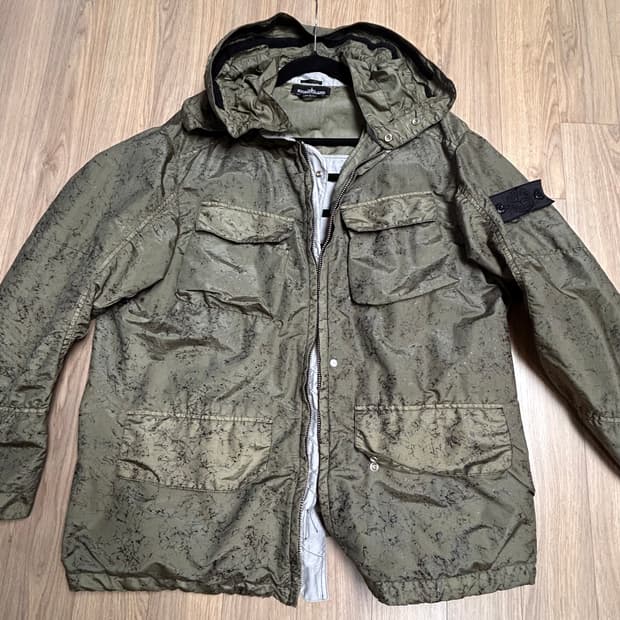 스톤아일랜드 쉐도우프로젝트 나일론 메탈 스파이더 와트로 M