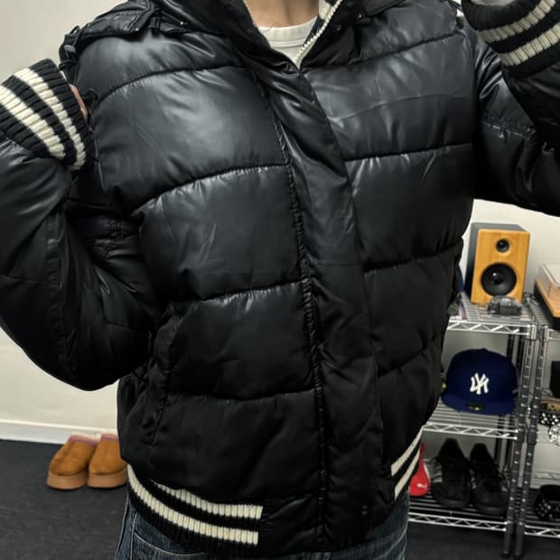 올드 빈티지 유광 패딩 점퍼 블랙