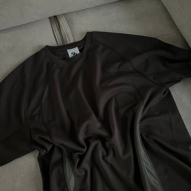 산산기어 팔로잉 패널 티셔츠