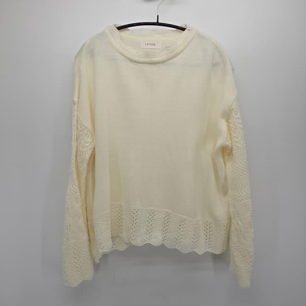 레이스 디테일 러플 니트 아이보리