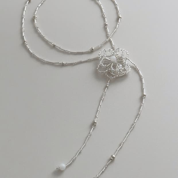 White flower layered necklace