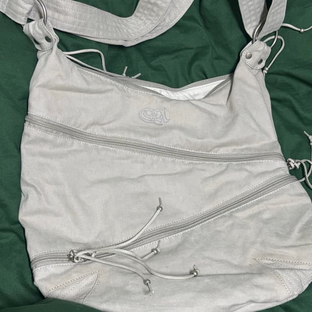 스컬프터 숄더백