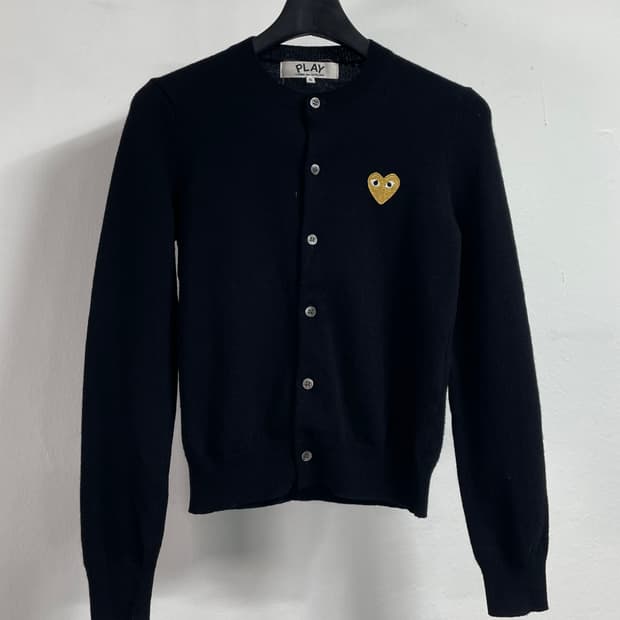 꼼데가르송 우먼스 와펜 라운드 가디건 (on.476)