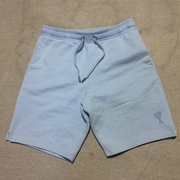 아미(AMI) 스몰 하트 로고 스웨트 반바지