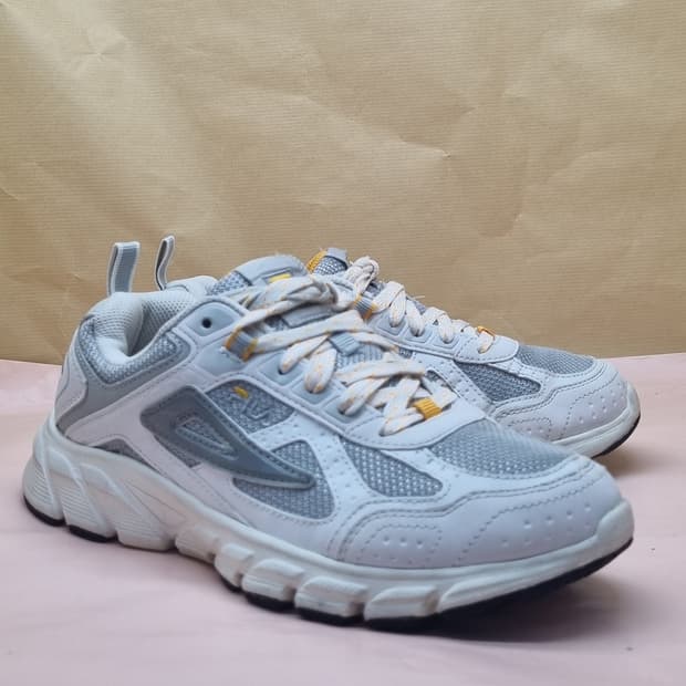 휠라 홈타운 여성 운동화 240